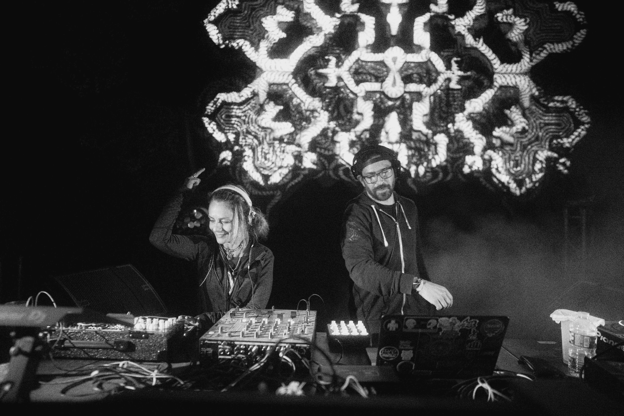 Superluminal Contact